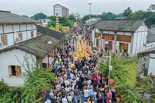 电讯报：如果格雷泽出售更多B股，拉特克利夫拥有一年优先认购权